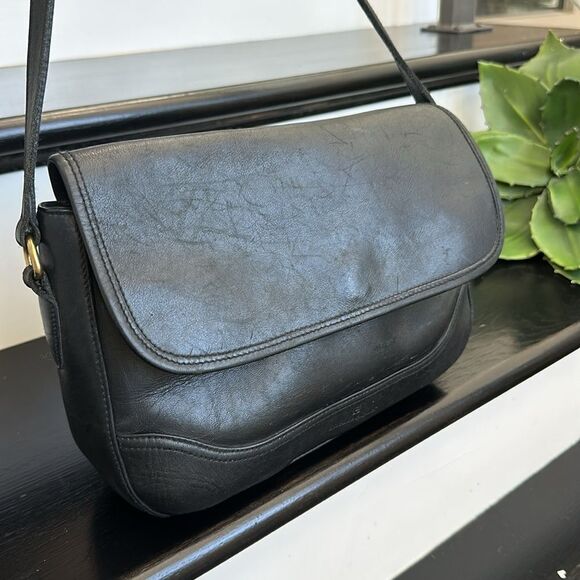 Vintage ETIENNE AIGNER genuine leather Crossbody, shoulder handbag purse - Picture 2 of 9